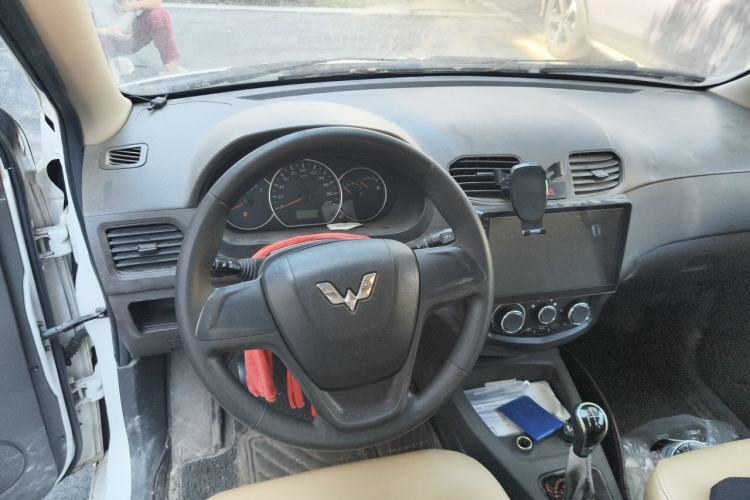 Used Wuling Hongguang 2014 1.5L S Standard Version Center Console