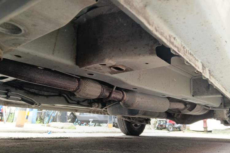 Used Wuling Hongguang 2014 1.5L S Standard Version Chassis Front Left