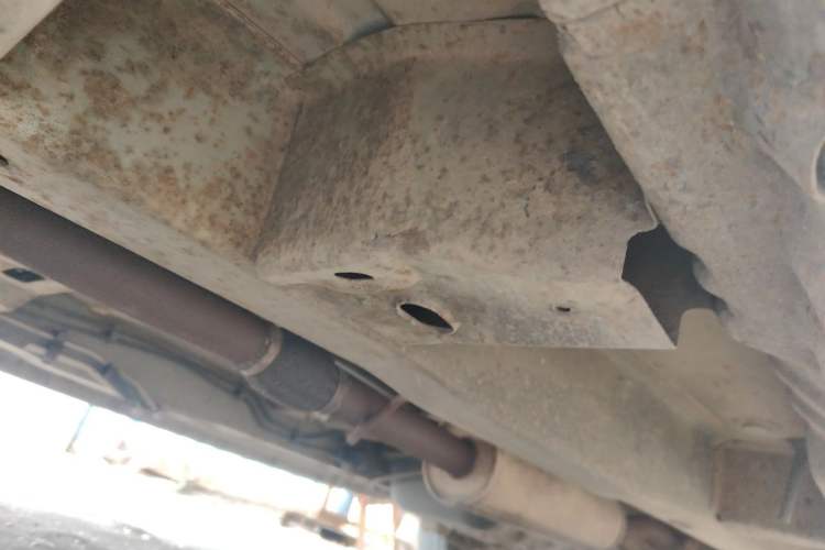 Used Wuling Hongguang 2014 1.5L S Standard Version Chassis Front Left