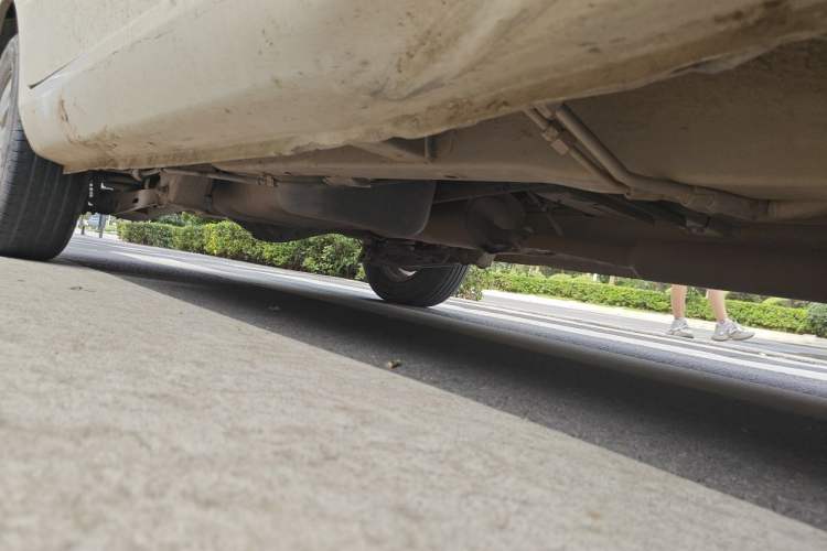 Used Wuling Hongguang 2014 1.5L S Standard Version Chassis Front Right