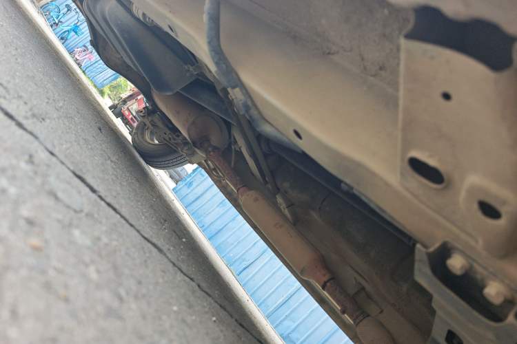 Used Wuling Hongguang 2014 1.5L S Standard Version Chassis Front Right