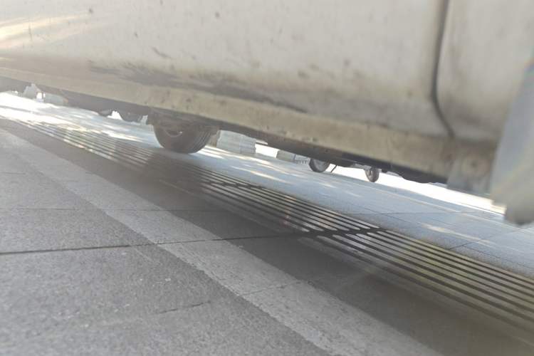 Used Wuling Hongguang 2014 1.5L S Standard Version Chassis Front Right