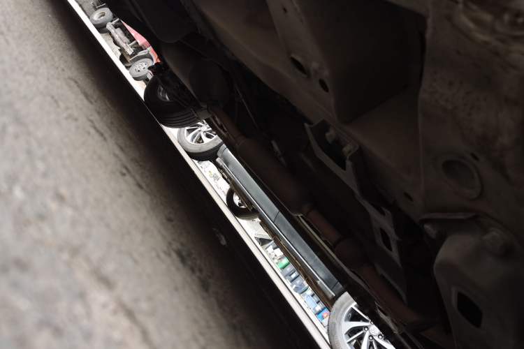 Used Wuling Hongguang 2014 1.5L S Standard Version Chassis Front Right