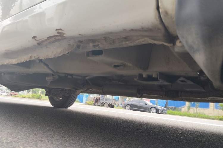 Used Wuling Hongguang 2014 1.5L S Standard Version Chassis Front Right