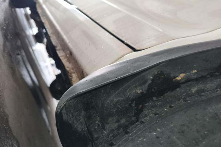 Used Wuling Hongguang 2014 1.5L S Standard Version Chassis Front Right