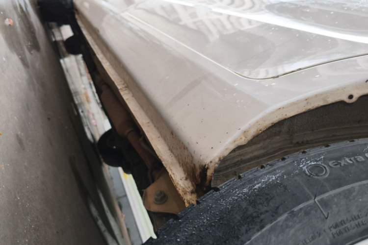 Used Wuling Hongguang 2014 1.5L S Standard Version Chassis Rear Left