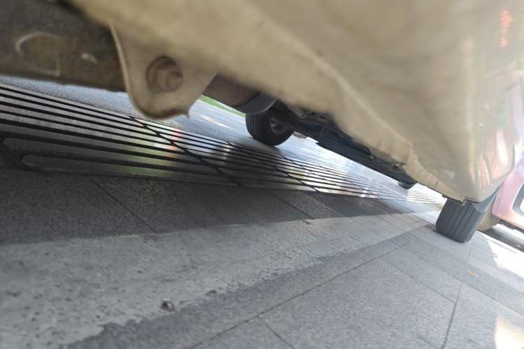 Used Wuling Hongguang 2014 1.5L S Standard Version Chassis Rear Right