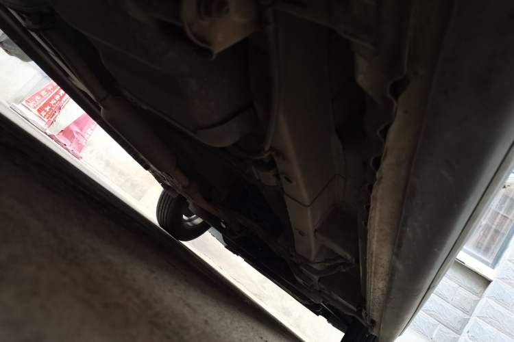 Used Wuling Hongguang 2014 1.5L S Standard Version Chassis Rear Right