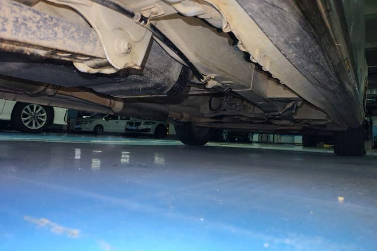Used Wuling Hongguang 2014 1.5L S Comfort Model Chassis Rear Right