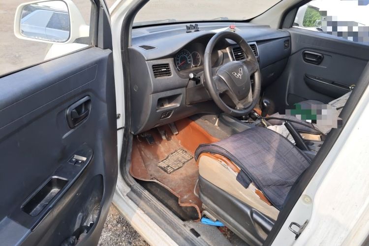 Used Wuling Hongguang 2014 1.5L S Comfort Model Driver Seat