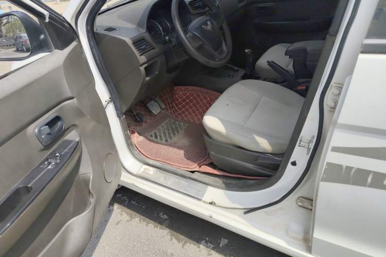 Used Wuling Hongguang 2014 1.2L Base Model China IV Driver Seat