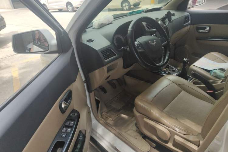 Used Wuling Hongguang 2014 1.5L S Luxury Model Driver Seat