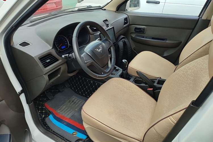 Used Wuling Hongguang 2014 1.5L S Standard Version Driver Seat