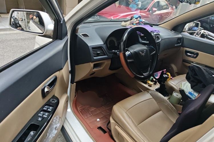 Used Wuling Hongguang 2014 1.2L S Standard Version China IV Standard Driver Seat