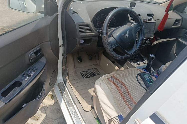 Used Wuling Hongguang 2014 1.5L S Standard Version Driver Seat