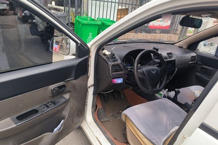 Used Wuling Hongguang 2014 1.5L S Standard Version Driver Seat