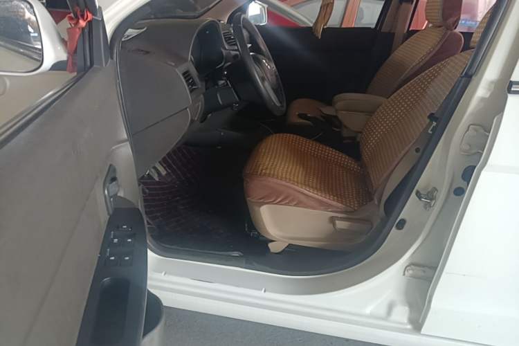 Used Wuling Hongguang 2014 1.5L S Standard Version Driver Seat