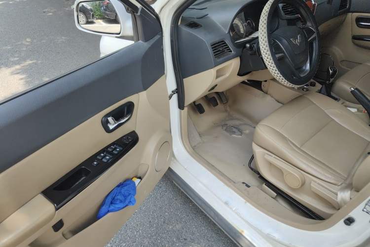 Used Wuling Hongguang 2014 1.5L S Comfort Model Driver Seat