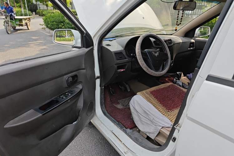 Used Wuling Hongguang 2014 1.2L S Standard Version China IV Standard Driver Seat