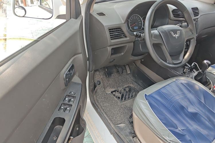 Used Wuling Hongguang 2014 1.5L S Standard Version Driver Seat