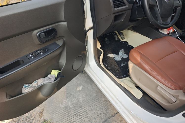 Used Wuling Hongguang 2014 1.5L S Standard Version Driver Seat