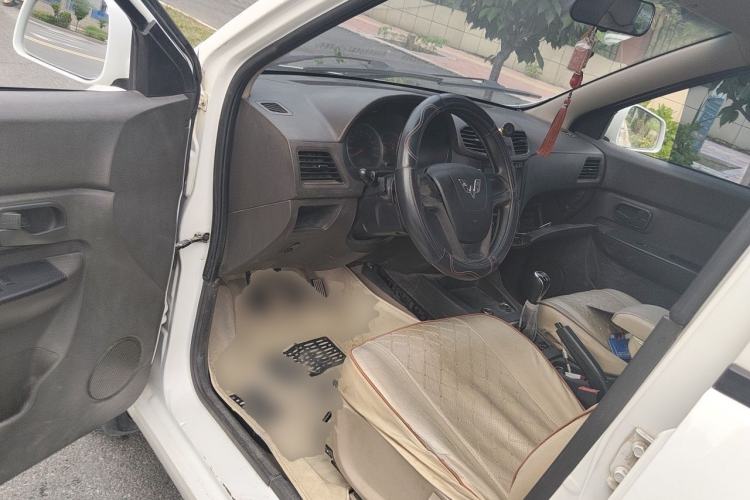Used Wuling Hongguang 2014 1.5L S Standard Version Driver Seat