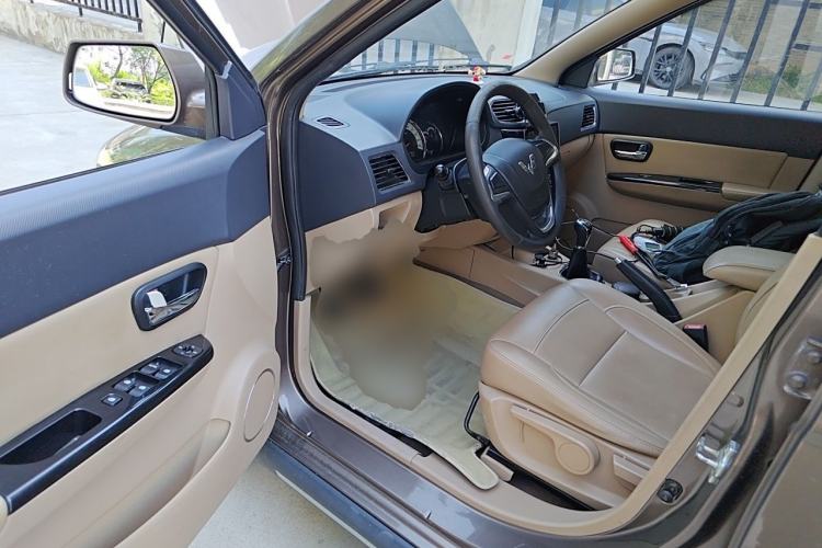Used Wuling Hongguang 2014 1.5L S Comfort Model Driver Seat