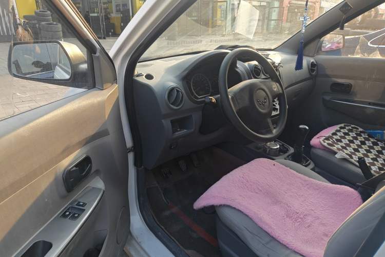 Used Wuling Hongguang 2014 1.2L Base Model China IV Driver Seat