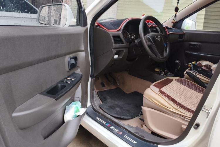Used Wuling Hongguang 2014 1.5L S Standard Version Driver Seat