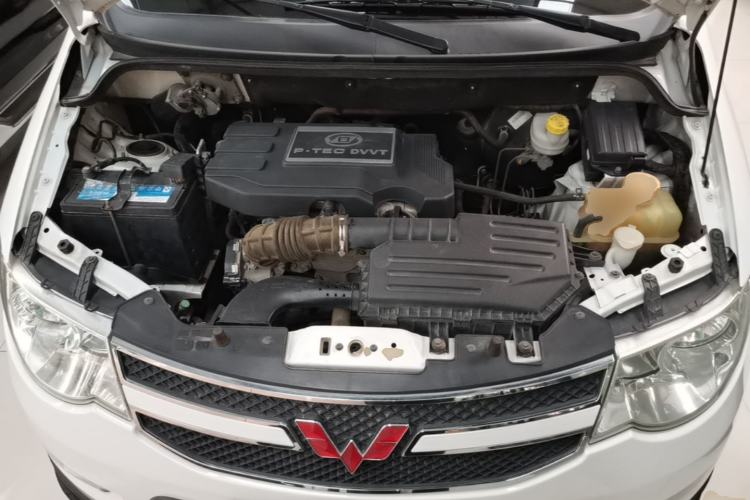 Used Wuling Hongguang 2014 1.5L S Luxury Model Engine Bay