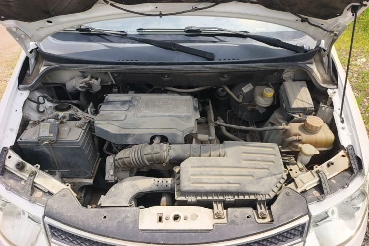 Used Wuling Hongguang 2014 1.5L S Luxury Model Engine Bay