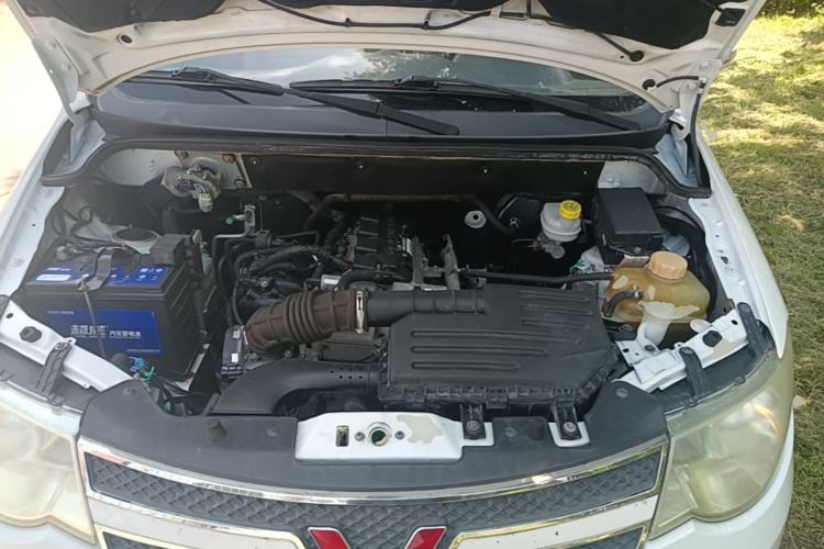 Used Wuling Hongguang 2014 1.5L S Comfort Model Engine Bay