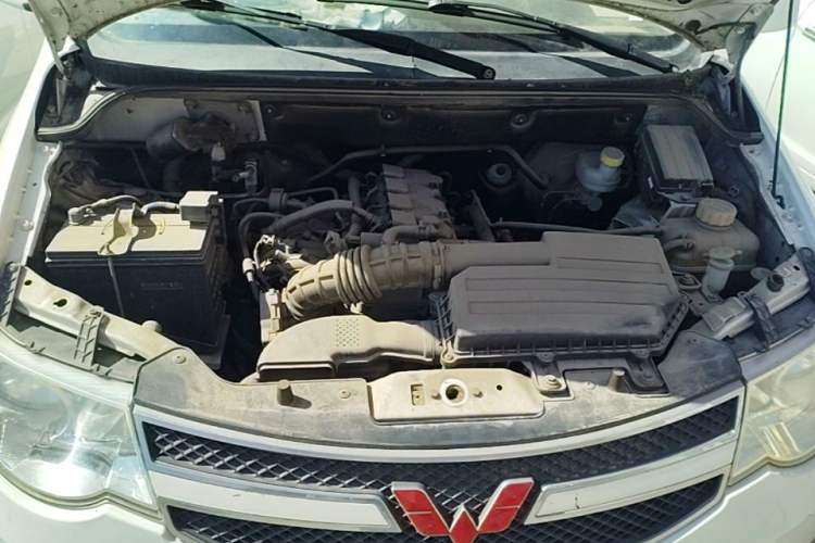 Used Wuling Hongguang 2014 1.5L S Standard Version Engine Bay