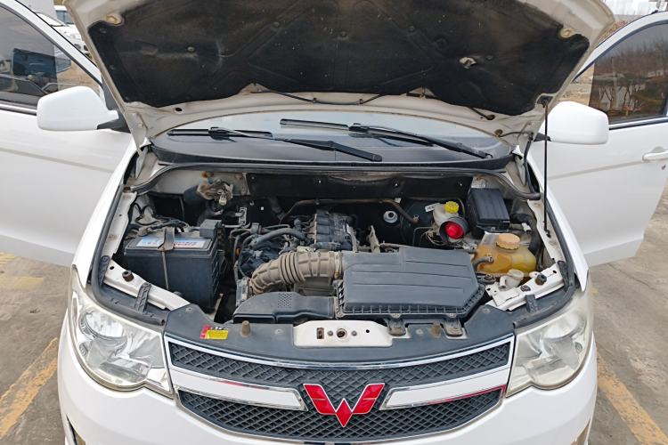 Used Wuling Hongguang 2014 1.5L S Standard Version Engine Bay