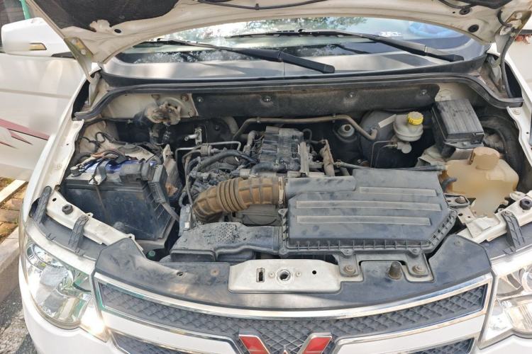 Used Wuling Hongguang 2014 1.5L S Comfort Model Engine Bay