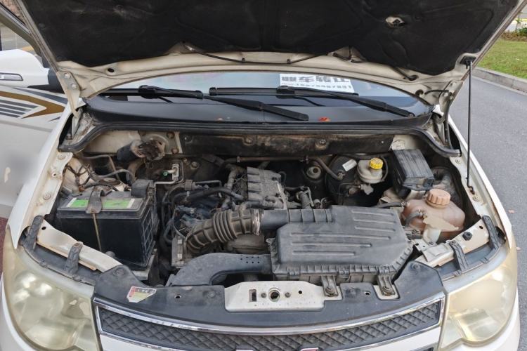 Used Wuling Hongguang 2014 1.5L S Comfort Model Engine Bay