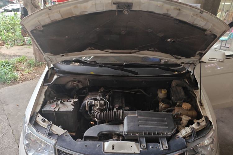Used Wuling Hongguang 2014 1.2L S Comfort Model China IV Engine Bay