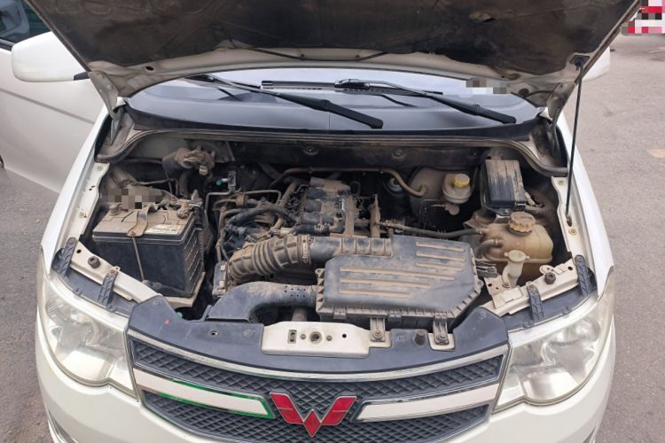 Used Wuling Hongguang 2014 1.5L S Standard Version Engine Bay