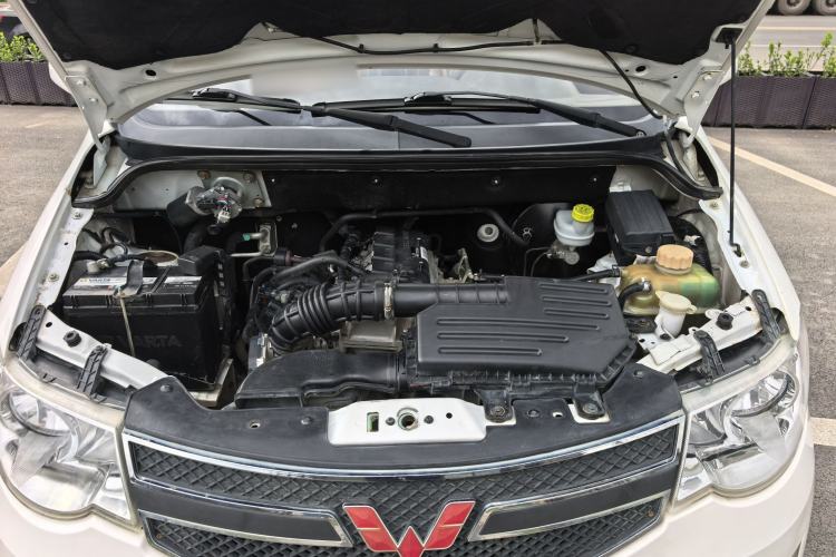 Used Wuling Hongguang 2014 1.5L S Standard Version Engine Bay