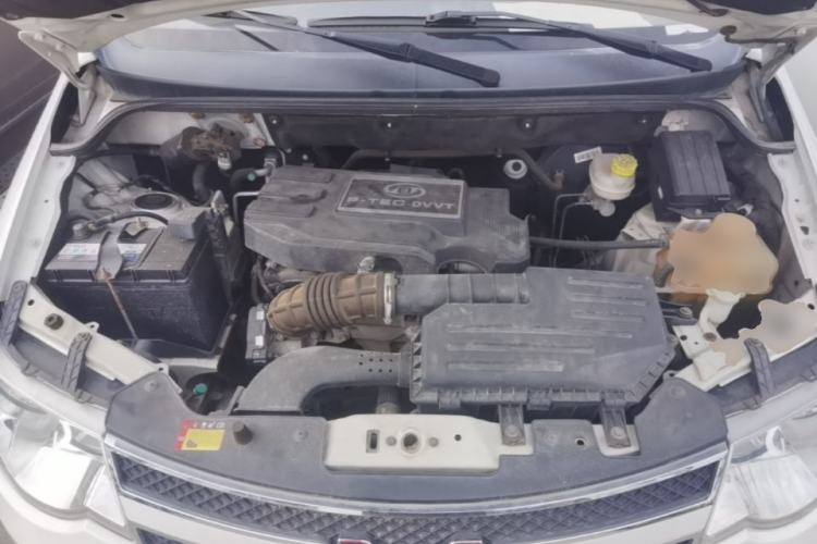 Used Wuling Hongguang 2014 1.5L S Standard Version Engine Bay