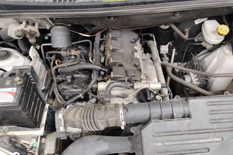 Used Wuling Hongguang 2014 1.5L S Standard Version Engine Bay