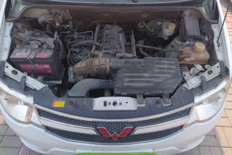 Used Wuling Hongguang 2014 1.5L S Standard Version Engine Bay