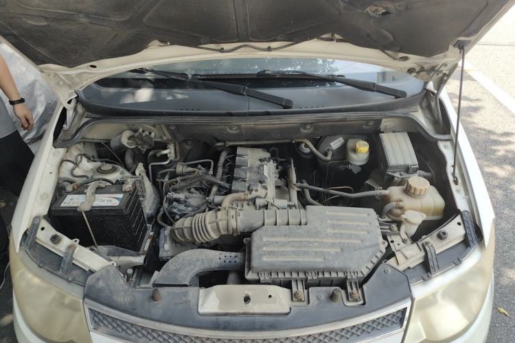 Used Wuling Hongguang 2014 1.5L S Comfort Model Engine Bay