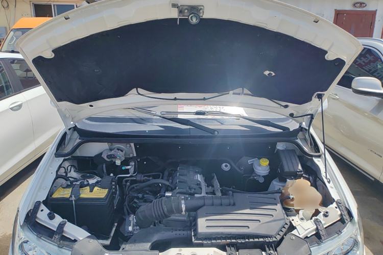 Used Wuling Hongguang 2014 1.5L S Standard Version Engine Bay
