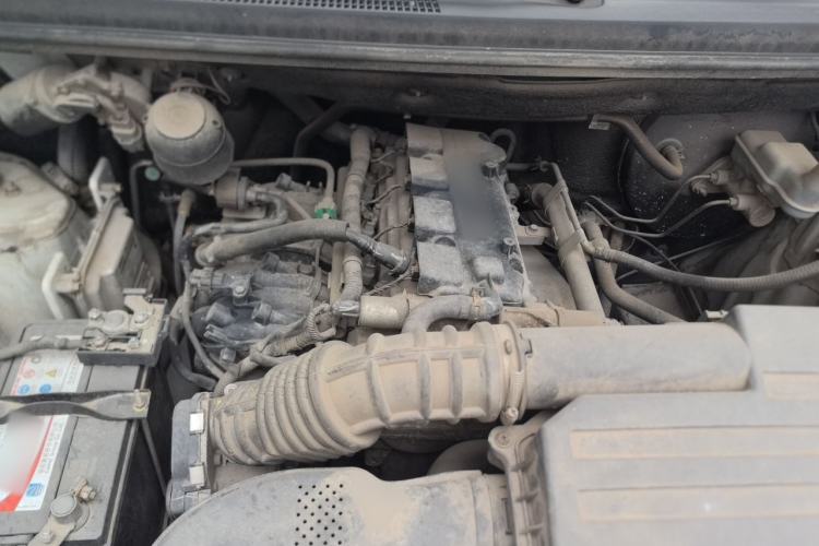 Used Wuling Hongguang 2014 1.5L Base Version Engine Bay