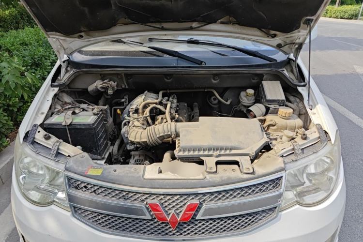Used Wuling Hongguang 2014 1.2L S Standard Version China IV Standard Engine Bay