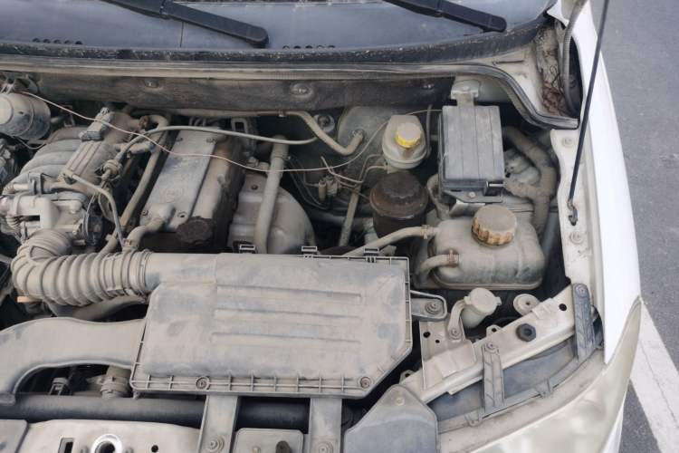Used Wuling Hongguang 2014 1.2L Base Model China IV Engine Bay Left
