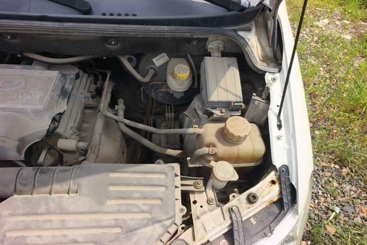 Used Wuling Hongguang 2014 1.5L S Luxury Model Engine Bay Left