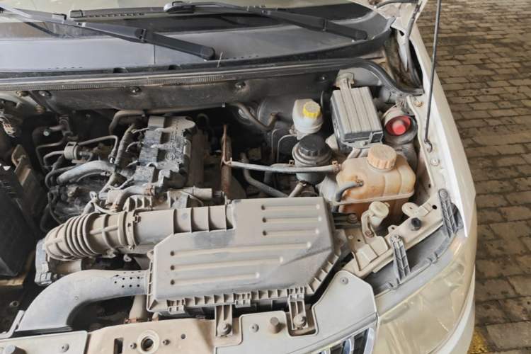 Used Wuling Hongguang 2014 1.5L S Luxury Model Engine Bay Left