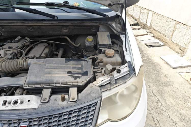Used Wuling Hongguang 2014 1.2L Base Model China IV Engine Bay Left